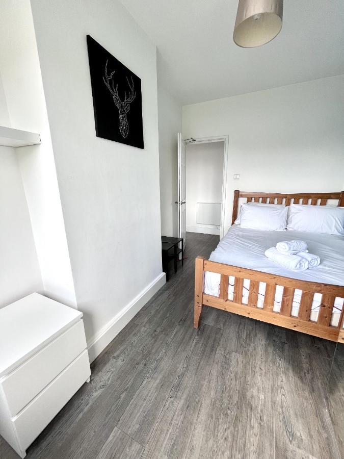 Modern 2 Bed Flat Close To Shoreditch / Free Wi-fi Londen